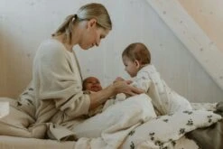 Blackberry Muslin Dekbedovertrekset,, 50x70 + 140x200 Cm -Woonwinkel garbo friends blackberry muslin dekbedovertrekset 7