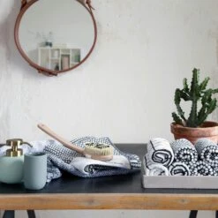 Mette Ditmer Grid Bath Towel 70x140 Cm, Black/Off-White -Woonwinkel mette ditmer grid handduk black off white 11